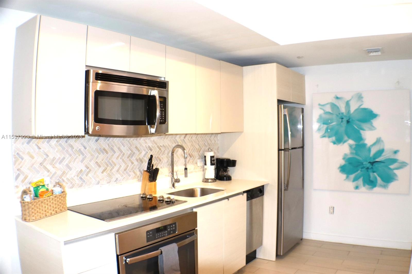 2602 E Hallandale Beach Blvd R306, Hallandale Beach, Florida 33009, 2 Bedrooms Bedrooms, ,2 BathroomsBathrooms,Residential,For Sale,2602 E Hallandale Beach Blvd R306,A11537923