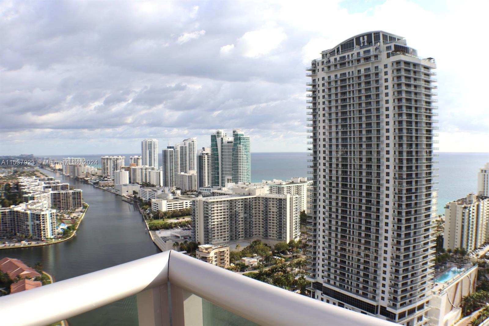 2602 E Hallandale Beach Blvd R306, Hallandale Beach, Florida 33009, 2 Bedrooms Bedrooms, ,2 BathroomsBathrooms,Residential,For Sale,2602 E Hallandale Beach Blvd R306,A11537923