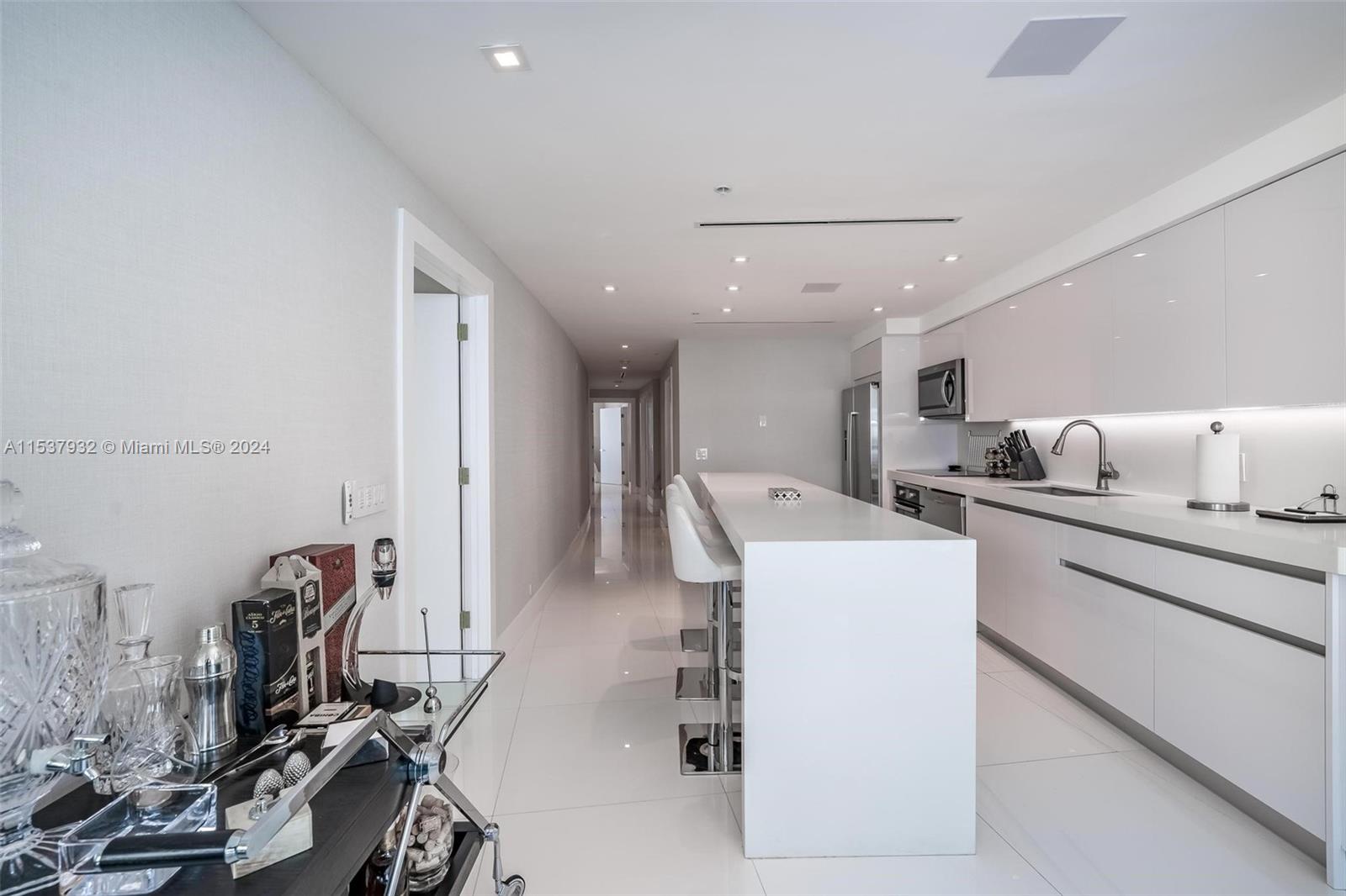 6700 Indian Creek Dr PH8, Miami Beach, Florida 33141, 3 Bedrooms Bedrooms, ,3 BathroomsBathrooms,Residential,For Sale,6700 Indian Creek Dr PH8,A11537932