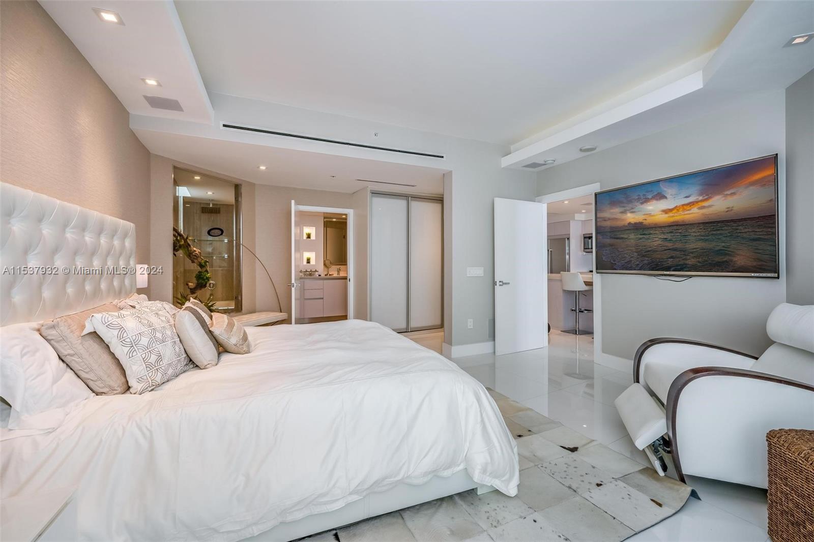 6700 Indian Creek Dr PH8, Miami Beach, Florida 33141, 3 Bedrooms Bedrooms, ,3 BathroomsBathrooms,Residential,For Sale,6700 Indian Creek Dr PH8,A11537932