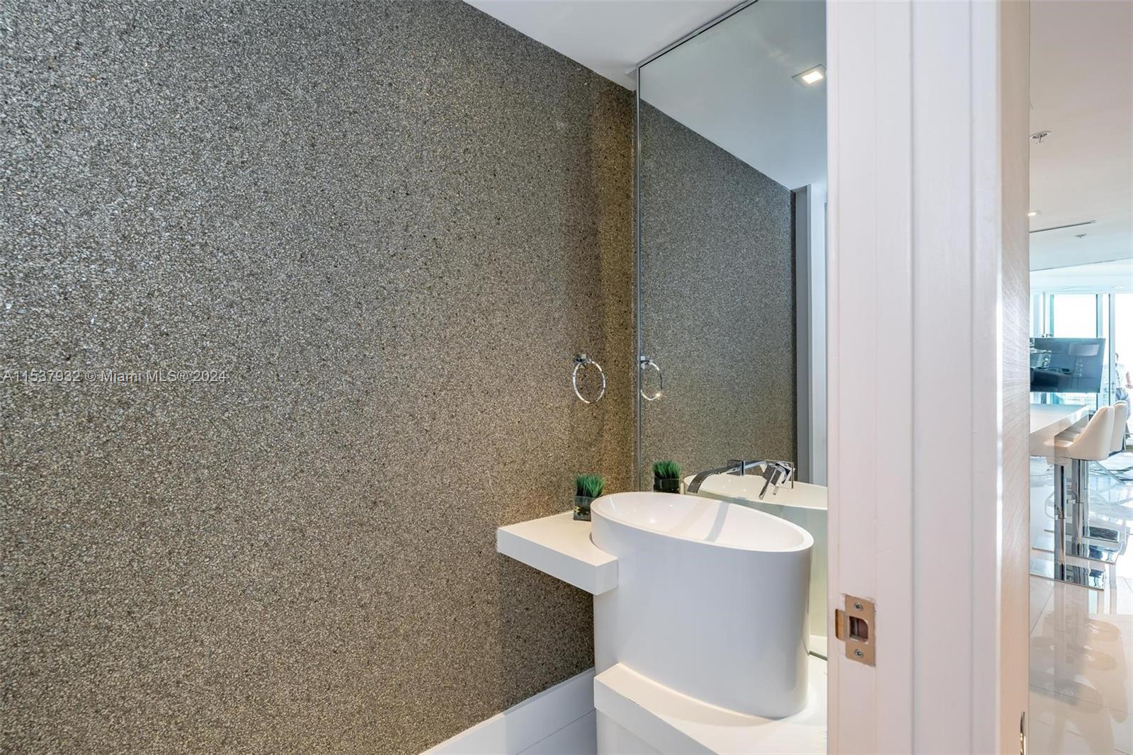 6700 Indian Creek Dr PH8, Miami Beach, Florida 33141, 3 Bedrooms Bedrooms, ,3 BathroomsBathrooms,Residential,For Sale,6700 Indian Creek Dr PH8,A11537932