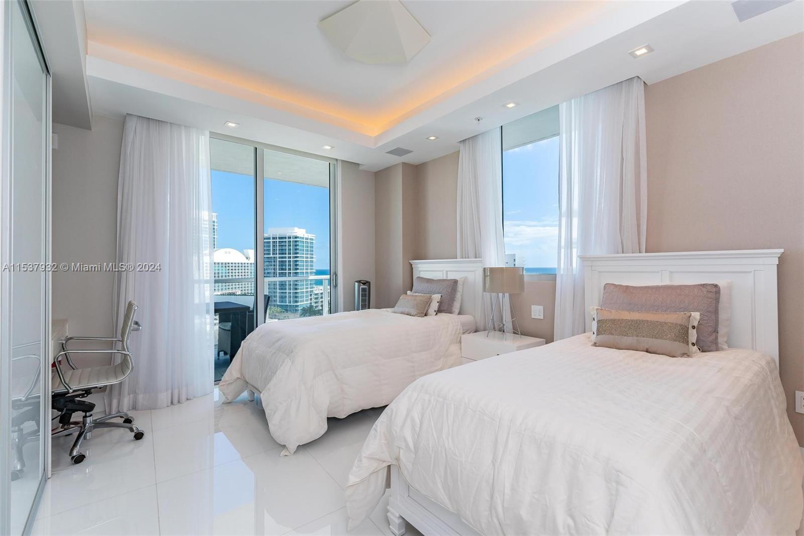 6700 Indian Creek Dr PH8, Miami Beach, Florida 33141, 3 Bedrooms Bedrooms, ,3 BathroomsBathrooms,Residential,For Sale,6700 Indian Creek Dr PH8,A11537932