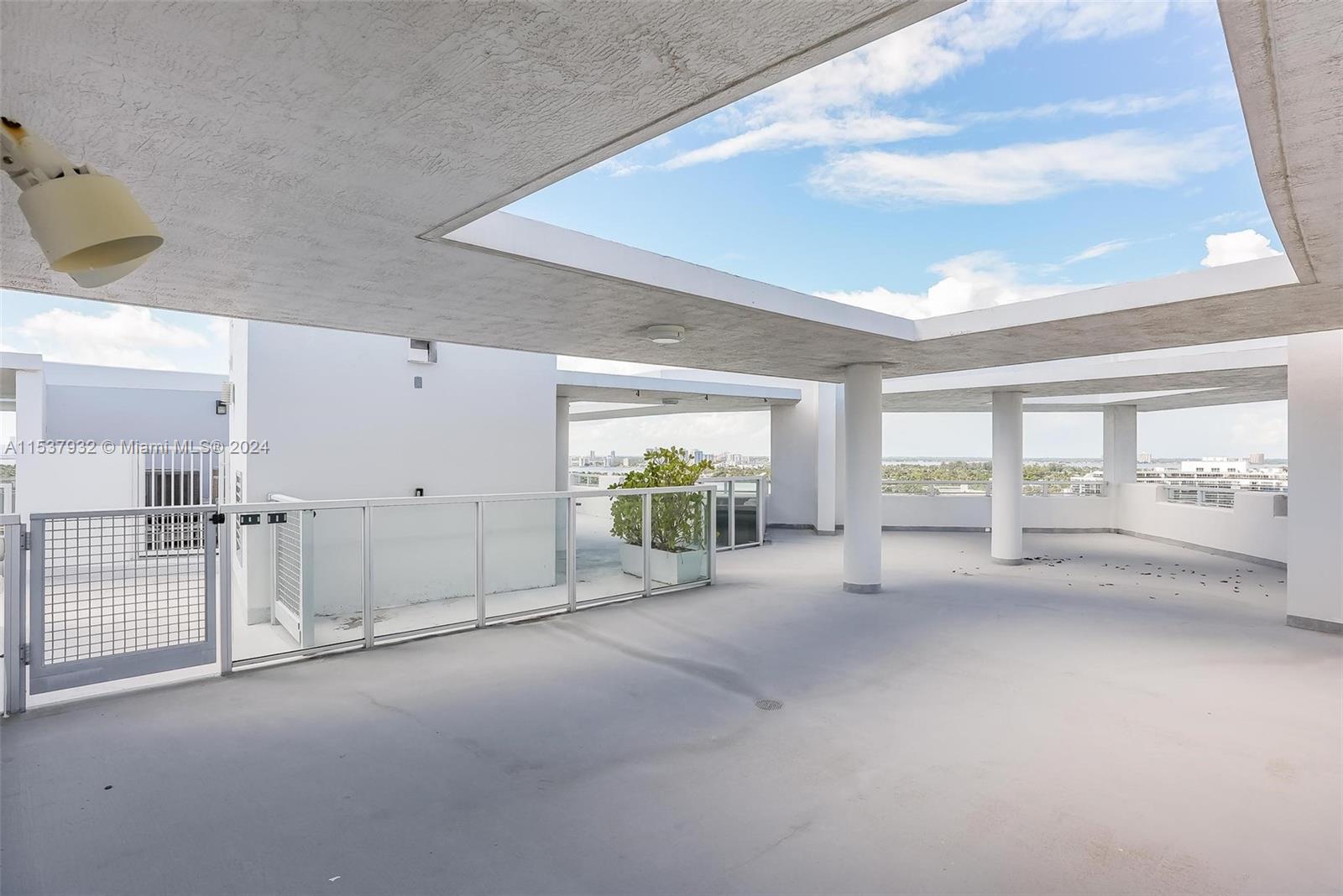 6700 Indian Creek Dr PH8, Miami Beach, Florida 33141, 3 Bedrooms Bedrooms, ,3 BathroomsBathrooms,Residential,For Sale,6700 Indian Creek Dr PH8,A11537932