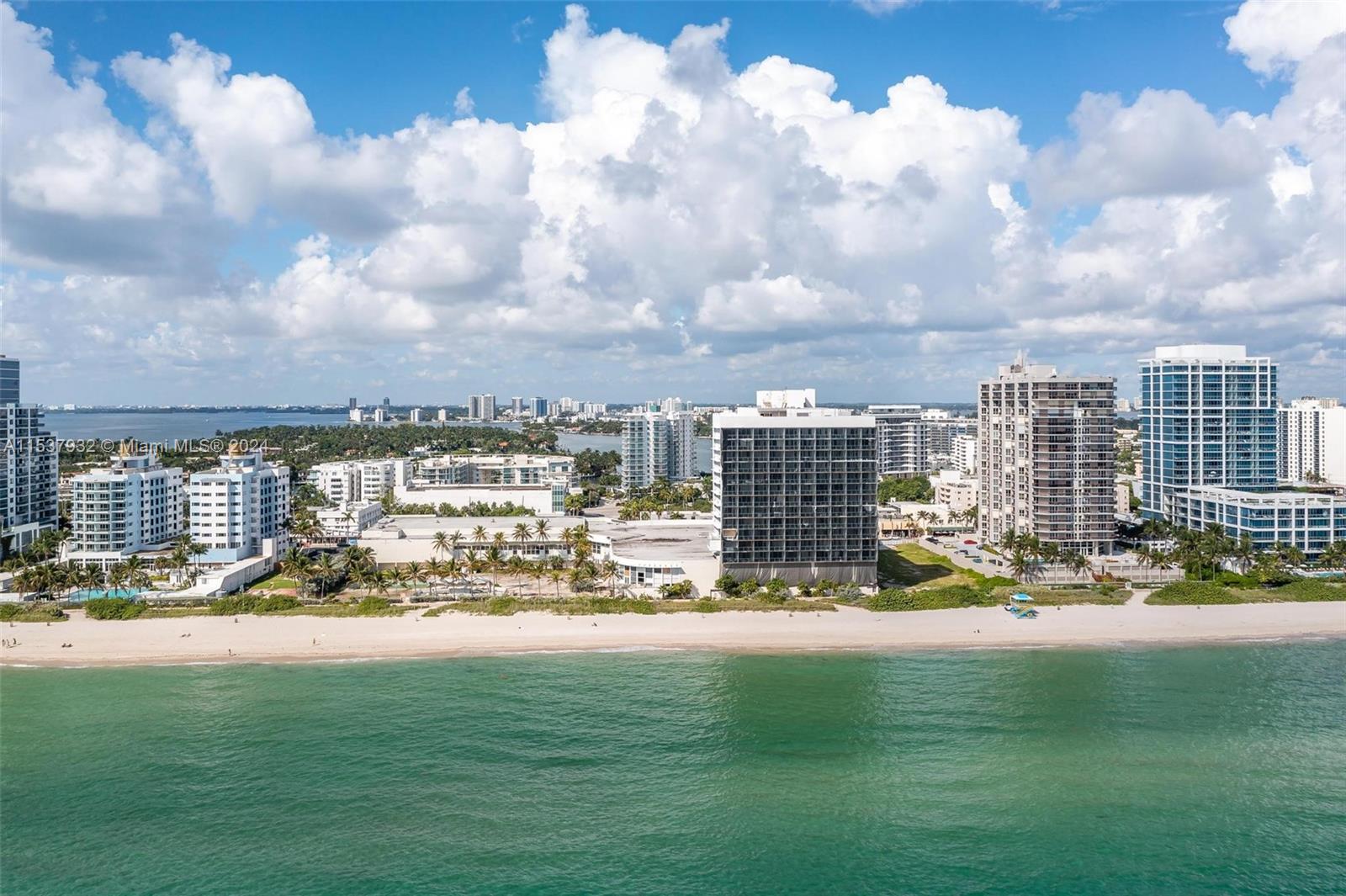 6700 Indian Creek Dr PH8, Miami Beach, Florida 33141, 3 Bedrooms Bedrooms, ,3 BathroomsBathrooms,Residential,For Sale,6700 Indian Creek Dr PH8,A11537932