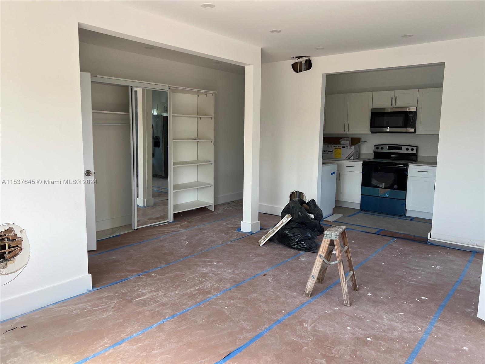 1015 S 17th Ave 5, Hollywood, Florida 33020, 1 Bedroom Bedrooms, ,1 BathroomBathrooms,Residentiallease,For Rent,1015 S 17th Ave 5,A11537645