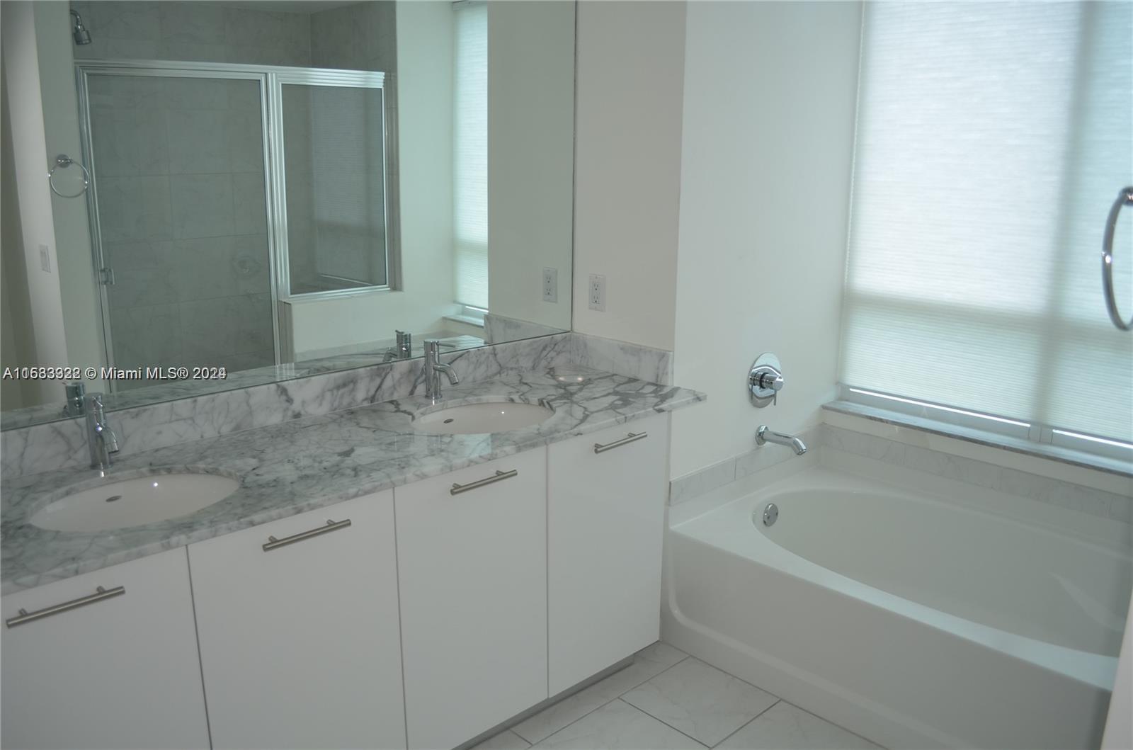 951 Brickell Ave 2510, Miami, Florida 33131, 2 Bedrooms Bedrooms, ,2 BathroomsBathrooms,Residential,For Sale,951 Brickell Ave 2510,A11533322