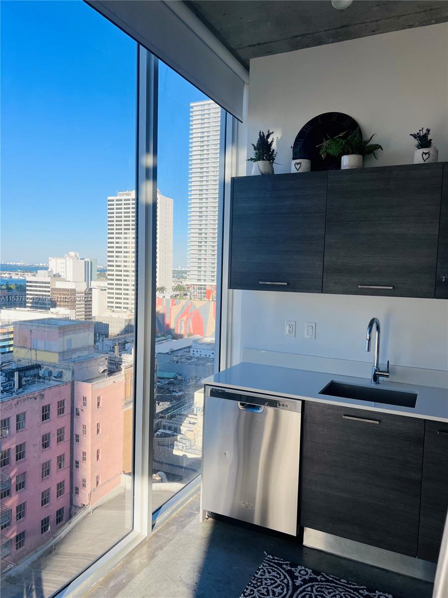151 SE 1st St 1610, Miami, Florida 33131, 1 Bedroom Bedrooms, ,1 BathroomBathrooms,Residential,For Sale,151 SE 1st St 1610,A11537806