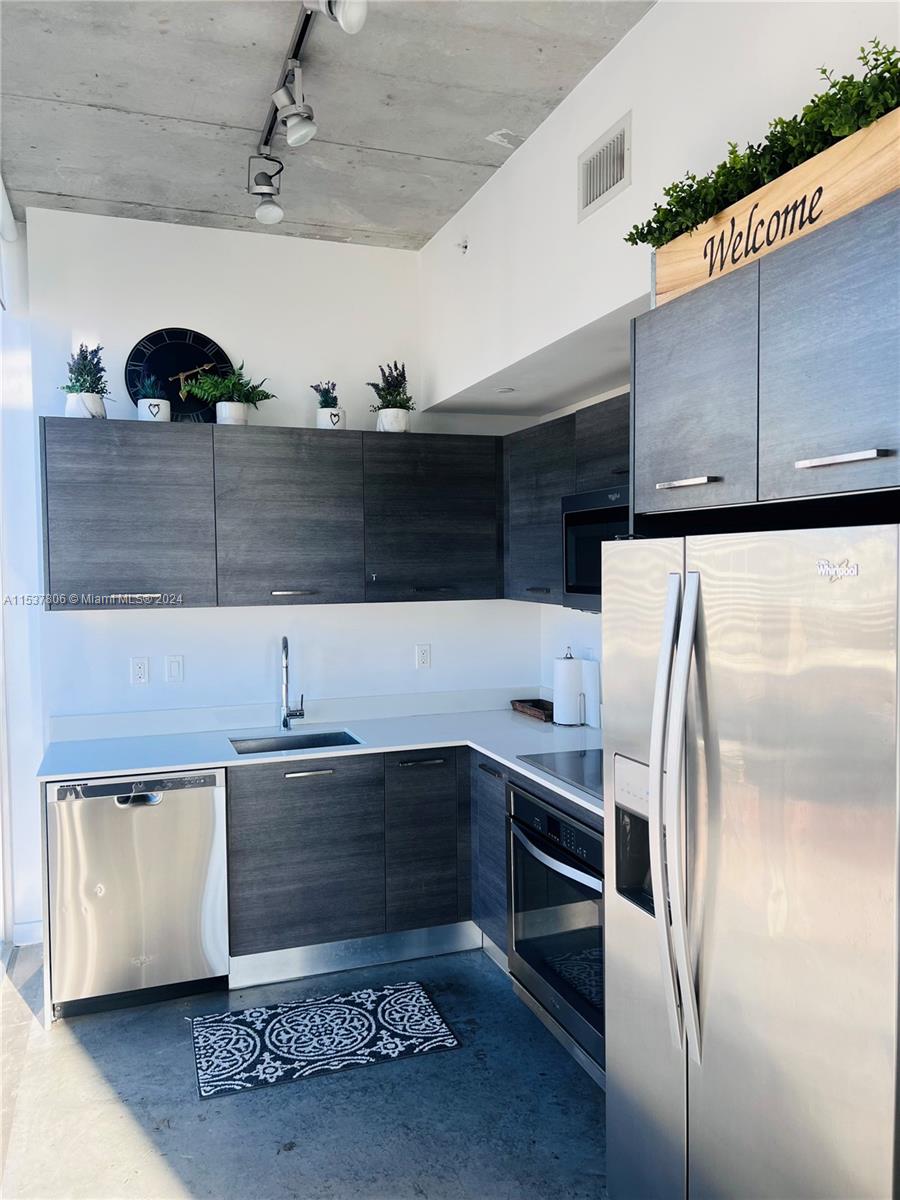 151 SE 1st St 1610, Miami, Florida 33131, 1 Bedroom Bedrooms, ,1 BathroomBathrooms,Residential,For Sale,151 SE 1st St 1610,A11537806