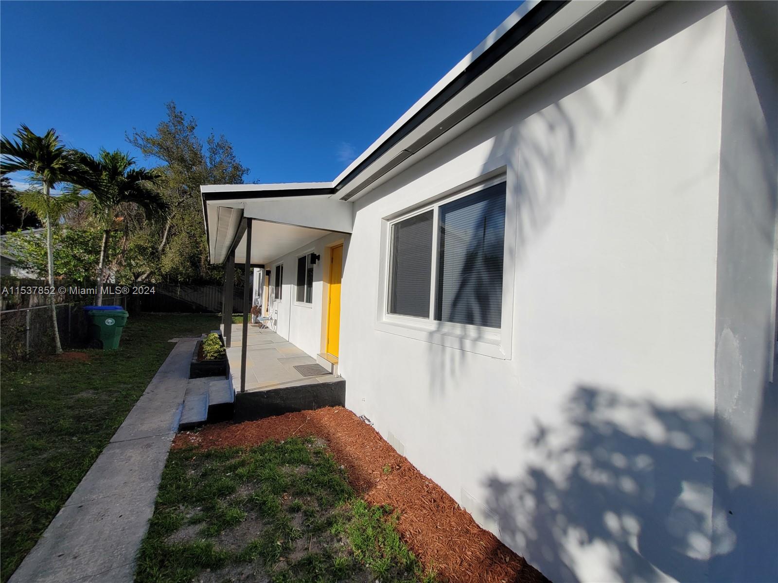 277 NW 75th St 2, Miami, Florida 33150, 2 Bedrooms Bedrooms, ,1 BathroomBathrooms,Residentiallease,For Rent,277 NW 75th St 2,A11537852