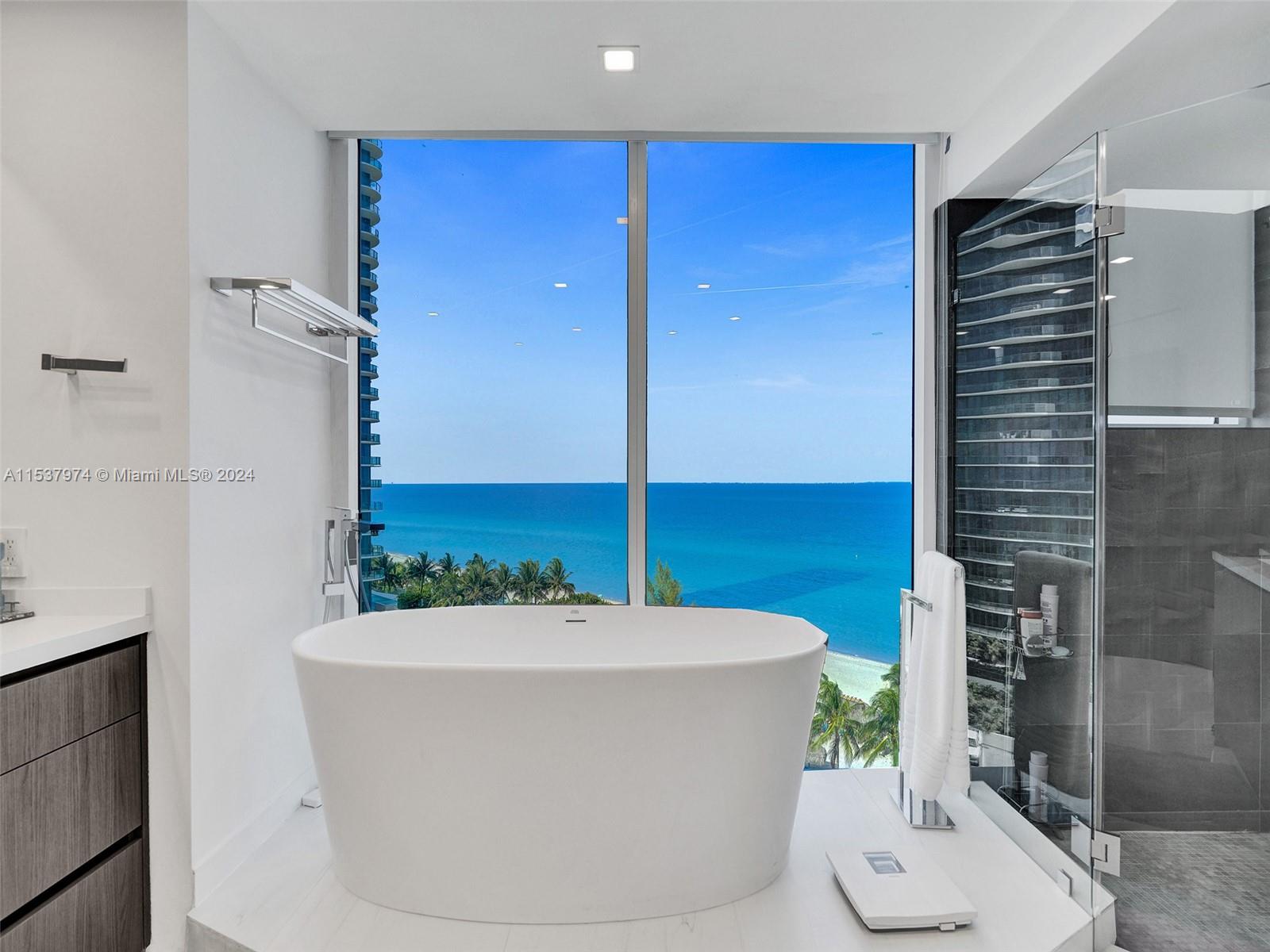 19333 collins ave, Sunny Isles Beach, FL, 33160 United States, 3 Bedrooms Bedrooms, ,4 BathroomsBathrooms,Residential,For Sale,collins ave,A11537974