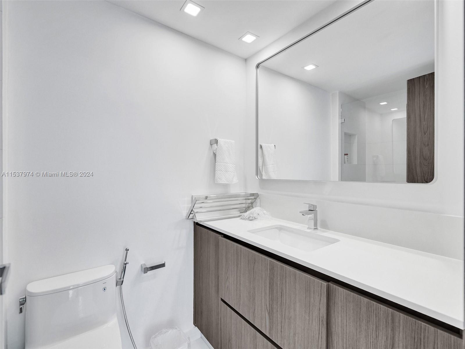 19333 collins ave, Sunny Isles Beach, FL, 33160 United States, 3 Bedrooms Bedrooms, ,4 BathroomsBathrooms,Residential,For Sale,collins ave,A11537974