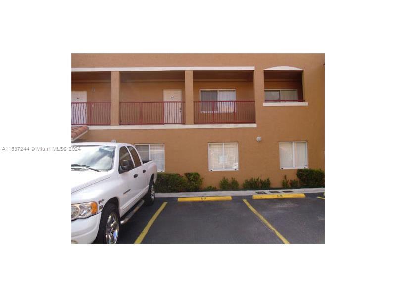 8177 NW 8 ST D7, Miami, Florida 33126, 2 Bedrooms Bedrooms, ,2 BathroomsBathrooms,Residentiallease,For Rent,8177 NW 8 ST D7,A11537244