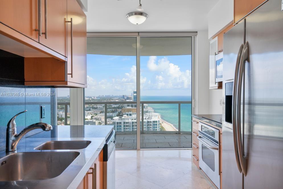 6365 Collins Ave 3309, Miami Beach, Florida 33141, 2 Bedrooms Bedrooms, ,2 BathroomsBathrooms,Residentiallease,For Rent,6365 Collins Ave 3309,A11537965
