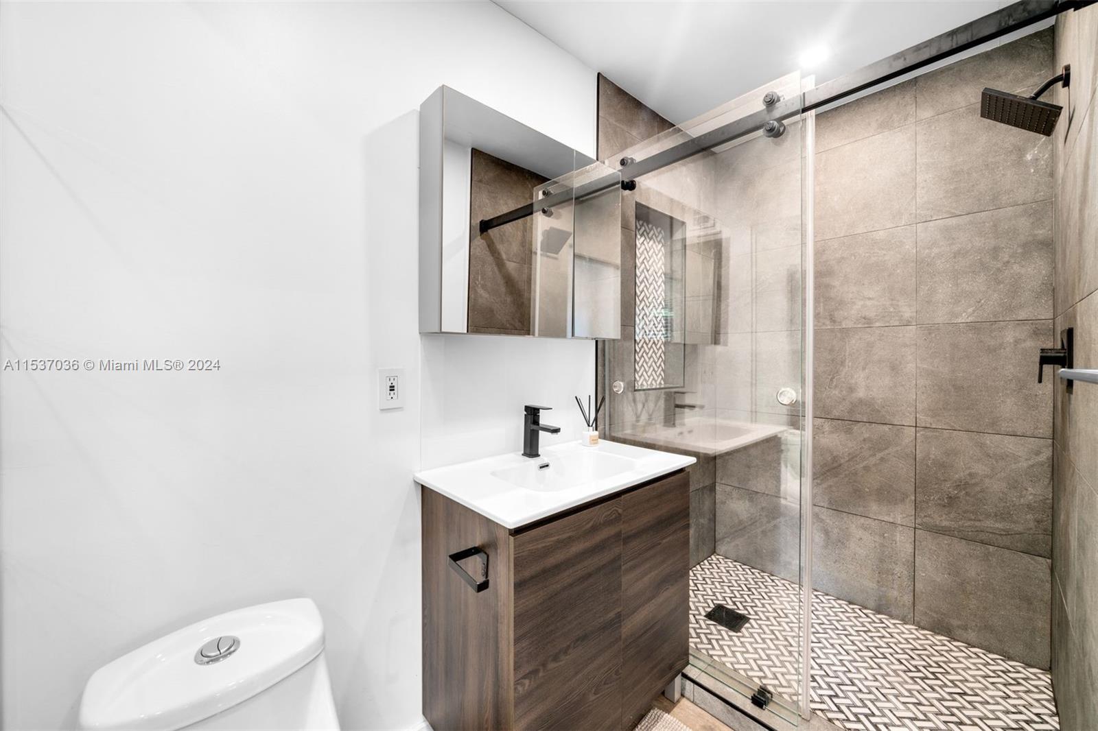 9816 N Miami Ave, Miami Shores, Florida 33150, 3 Bedrooms Bedrooms, ,2 BathroomsBathrooms,Residentiallease,For Rent,9816 N Miami Ave,A11537036