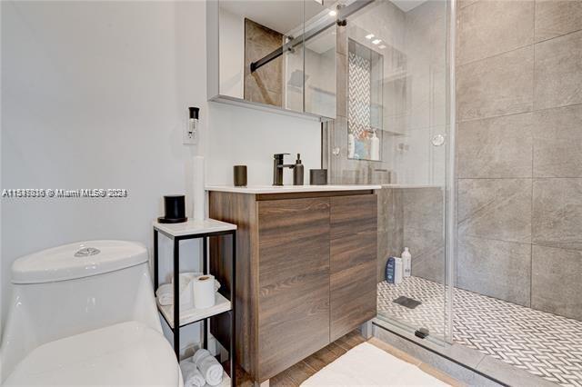 9816 N Miami Ave, Miami Shores, Florida 33150, 3 Bedrooms Bedrooms, ,2 BathroomsBathrooms,Residentiallease,For Rent,9816 N Miami Ave,A11537036