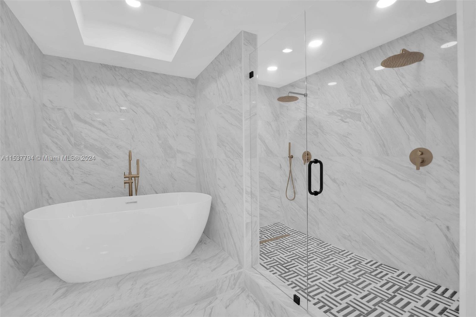 10101 Collins Ave, Bal Harbour, FL, 33154 United States, 2 Bedrooms Bedrooms, ,3 BathroomsBathrooms,Residential,For Sale,Collins Ave,A11537794