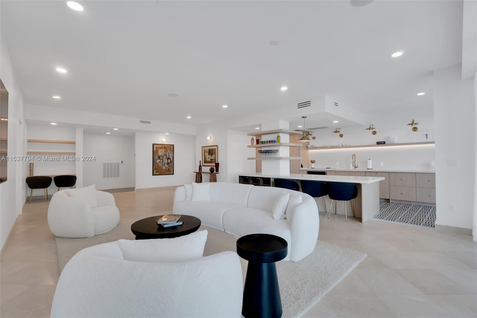 10101 Collins Ave, Bal Harbour, FL, 33154 United States, 2 Bedrooms Bedrooms, ,3 BathroomsBathrooms,Residential,For Sale,Collins Ave,A11537794