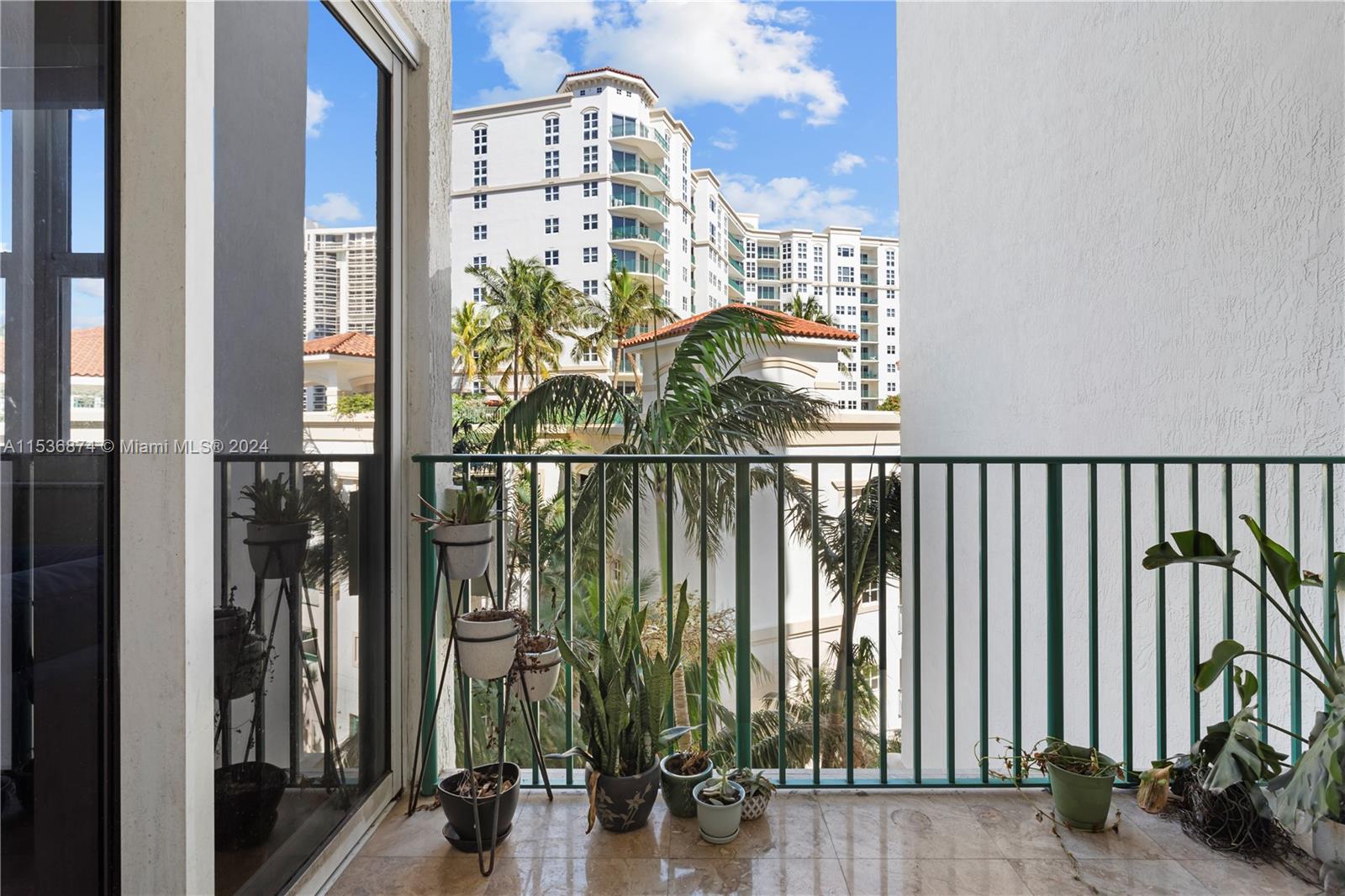 19900 E Country Club Dr 518, Aventura, Florida 33180, 2 Bedrooms Bedrooms, ,2 BathroomsBathrooms,Residential,For Sale,19900 E Country Club Dr 518,A11536874