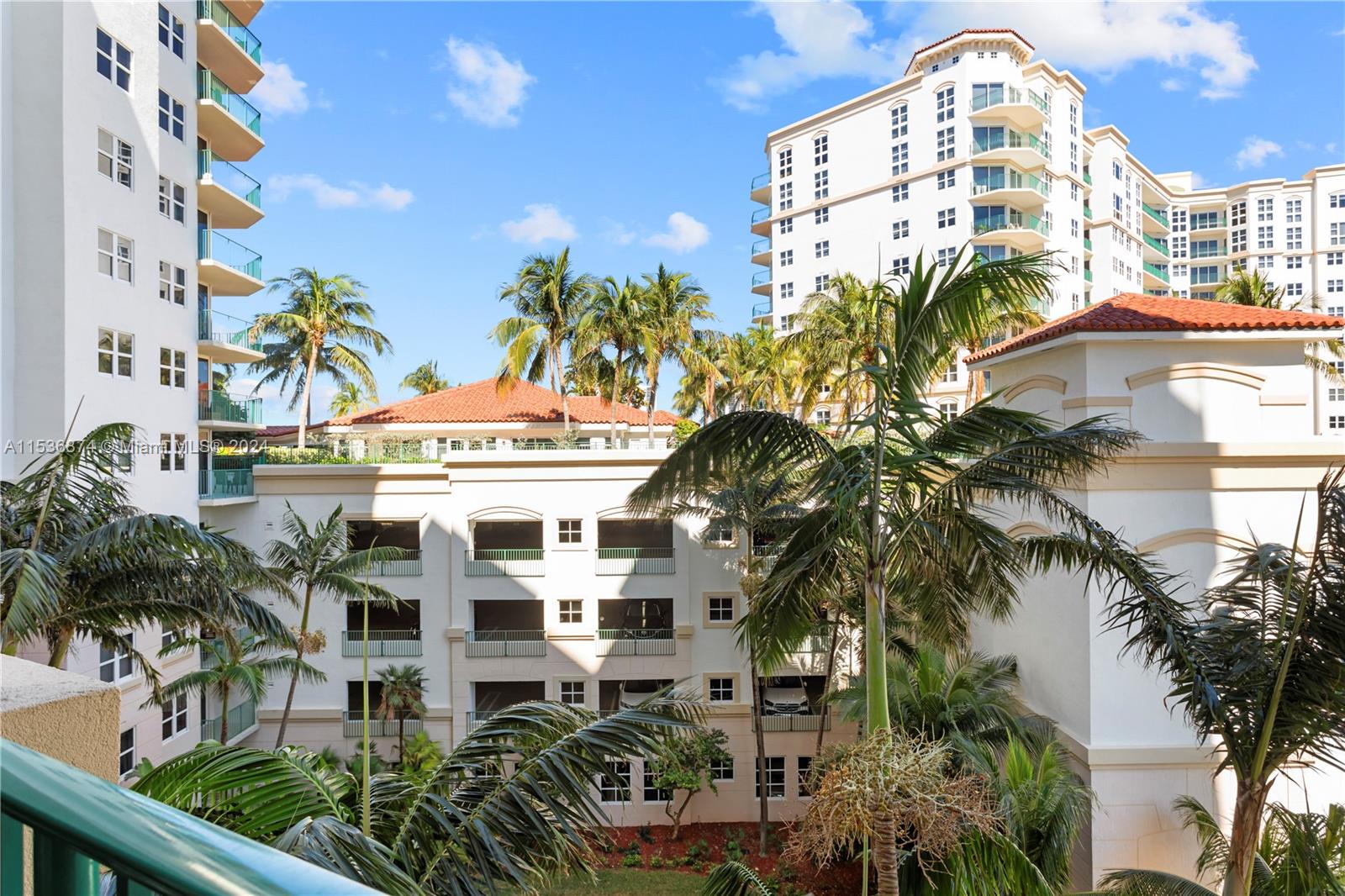 19900 E Country Club Dr 518, Aventura, Florida 33180, 2 Bedrooms Bedrooms, ,2 BathroomsBathrooms,Residential,For Sale,19900 E Country Club Dr 518,A11536874