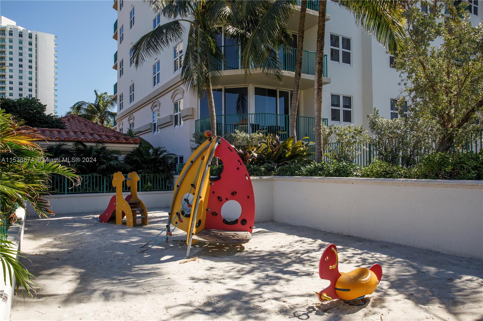 19900 E Country Club Dr 518, Aventura, Florida 33180, 2 Bedrooms Bedrooms, ,2 BathroomsBathrooms,Residential,For Sale,19900 E Country Club Dr 518,A11536874