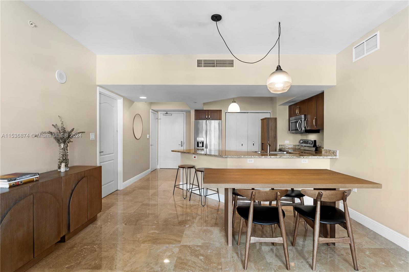 19900 E Country Club Dr 518, Aventura, Florida 33180, 2 Bedrooms Bedrooms, ,2 BathroomsBathrooms,Residential,For Sale,19900 E Country Club Dr 518,A11536874