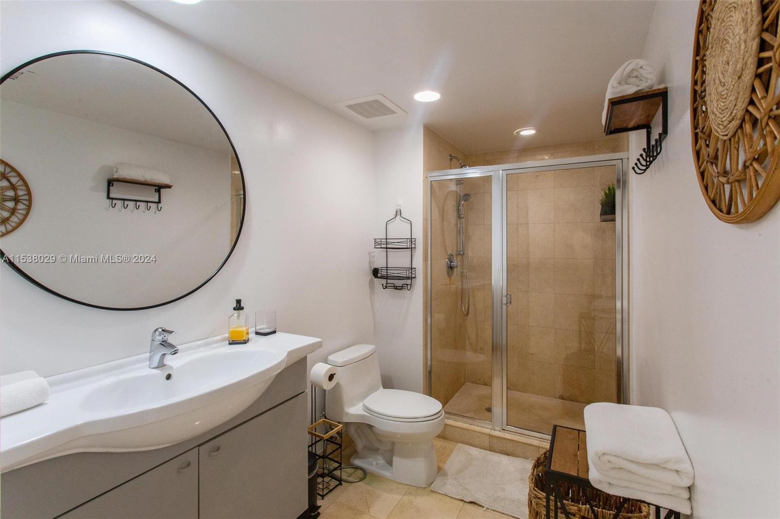 1830 S Ocean Dr 1712, Hallandale Beach, Florida 33009, 1 Bedroom Bedrooms, ,1 BathroomBathrooms,Residentiallease,For Rent,1830 S Ocean Dr 1712,A11538029