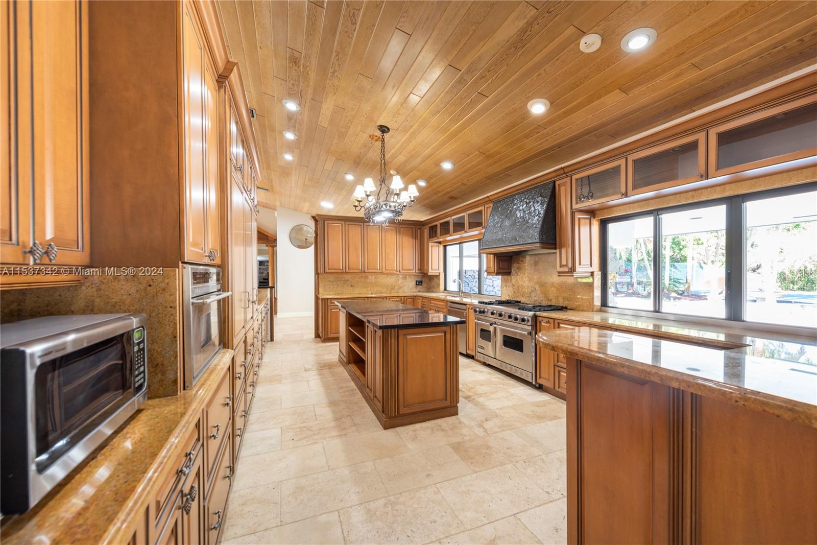 2685 Hackney Rd, Weston, Florida 33331, 5 Bedrooms Bedrooms, ,5 BathroomsBathrooms,Residential,For Sale,2685 Hackney Rd,A11537342