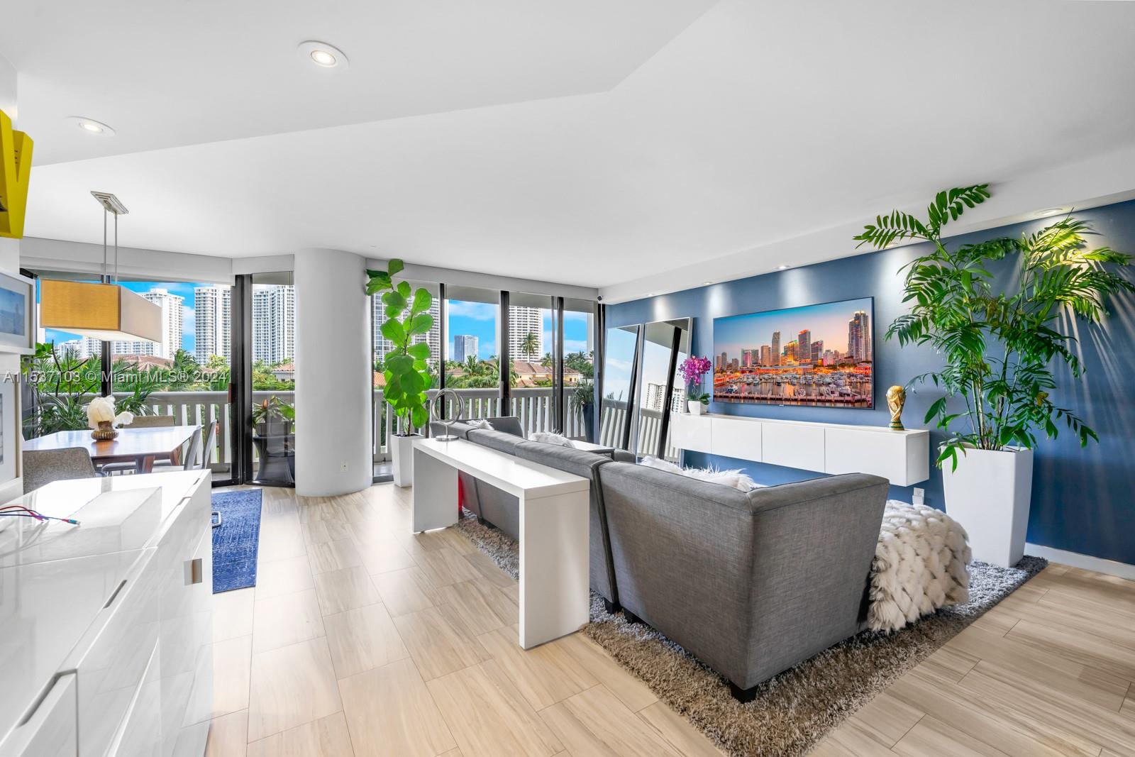 1000 Island Blvd, Aventura, FL, 33160 United States, 3 Bedrooms Bedrooms, ,2 BathroomsBathrooms,Residential,For Sale,Island Blvd,A11537103