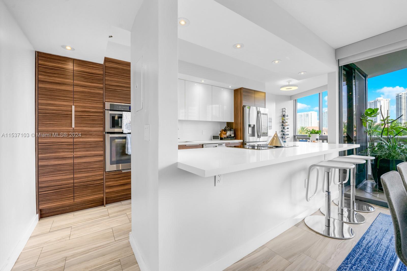 1000 Island Blvd, Aventura, FL, 33160 United States, 3 Bedrooms Bedrooms, ,2 BathroomsBathrooms,Residential,For Sale,Island Blvd,A11537103