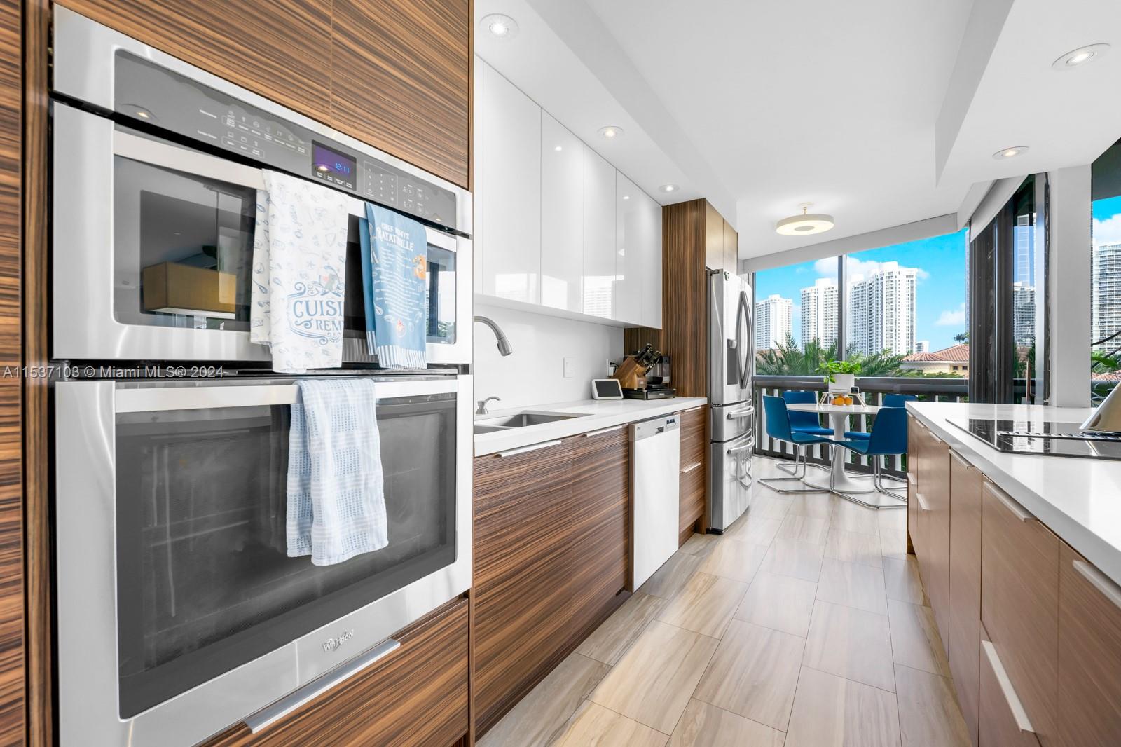 1000 Island Blvd, Aventura, FL, 33160 United States, 3 Bedrooms Bedrooms, ,2 BathroomsBathrooms,Residential,For Sale,Island Blvd,A11537103