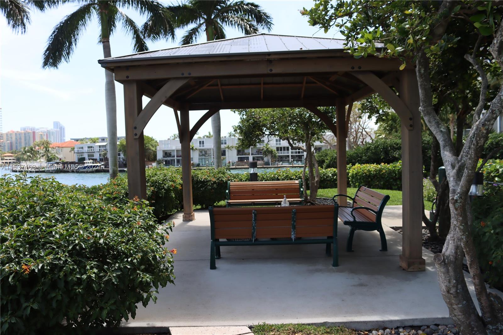 1000 Island Blvd, Aventura, FL, 33160 United States, 3 Bedrooms Bedrooms, ,2 BathroomsBathrooms,Residential,For Sale,Island Blvd,A11537103