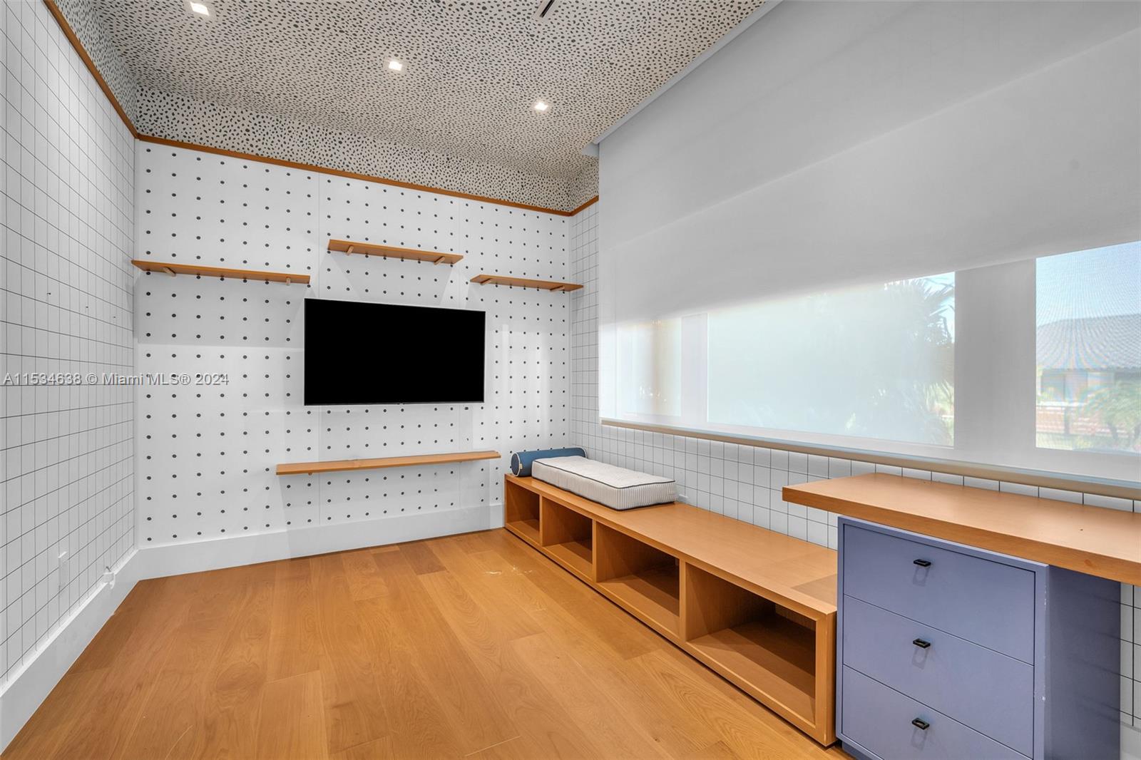 3300 165th St, North Miami Beach, FL, 33160 United States, 7 Bedrooms Bedrooms, ,7 BathroomsBathrooms,Residential,For Sale,165th St,A11534638