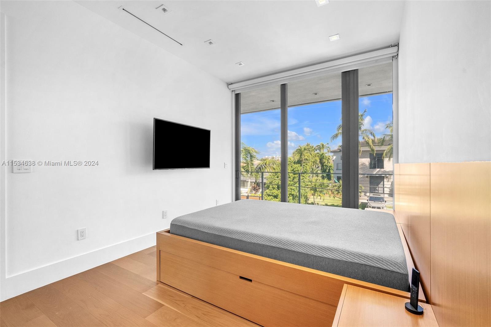 3300 165th St, North Miami Beach, FL, 33160 United States, 7 Bedrooms Bedrooms, ,7 BathroomsBathrooms,Residential,For Sale,165th St,A11534638