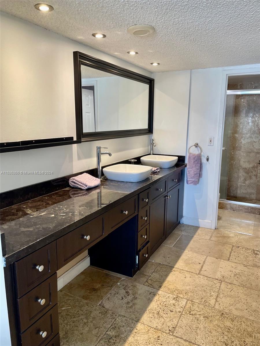 5701 Collins Avenue 1207, Miami Beach, Florida 33140, 1 Bedroom Bedrooms, ,2 BathroomsBathrooms,Residentiallease,For Rent,5701 Collins Avenue 1207,A11535350