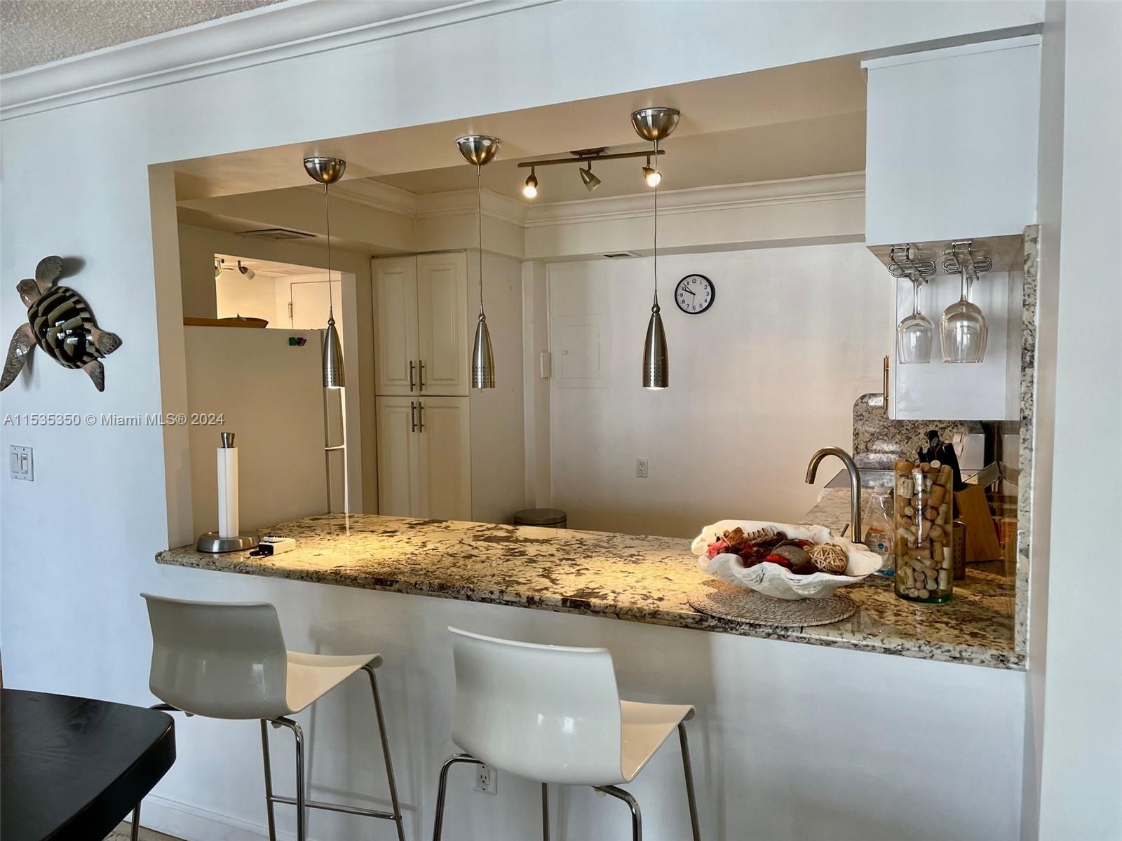 5701 Collins Avenue 1207, Miami Beach, Florida 33140, 1 Bedroom Bedrooms, ,2 BathroomsBathrooms,Residentiallease,For Rent,5701 Collins Avenue 1207,A11535350