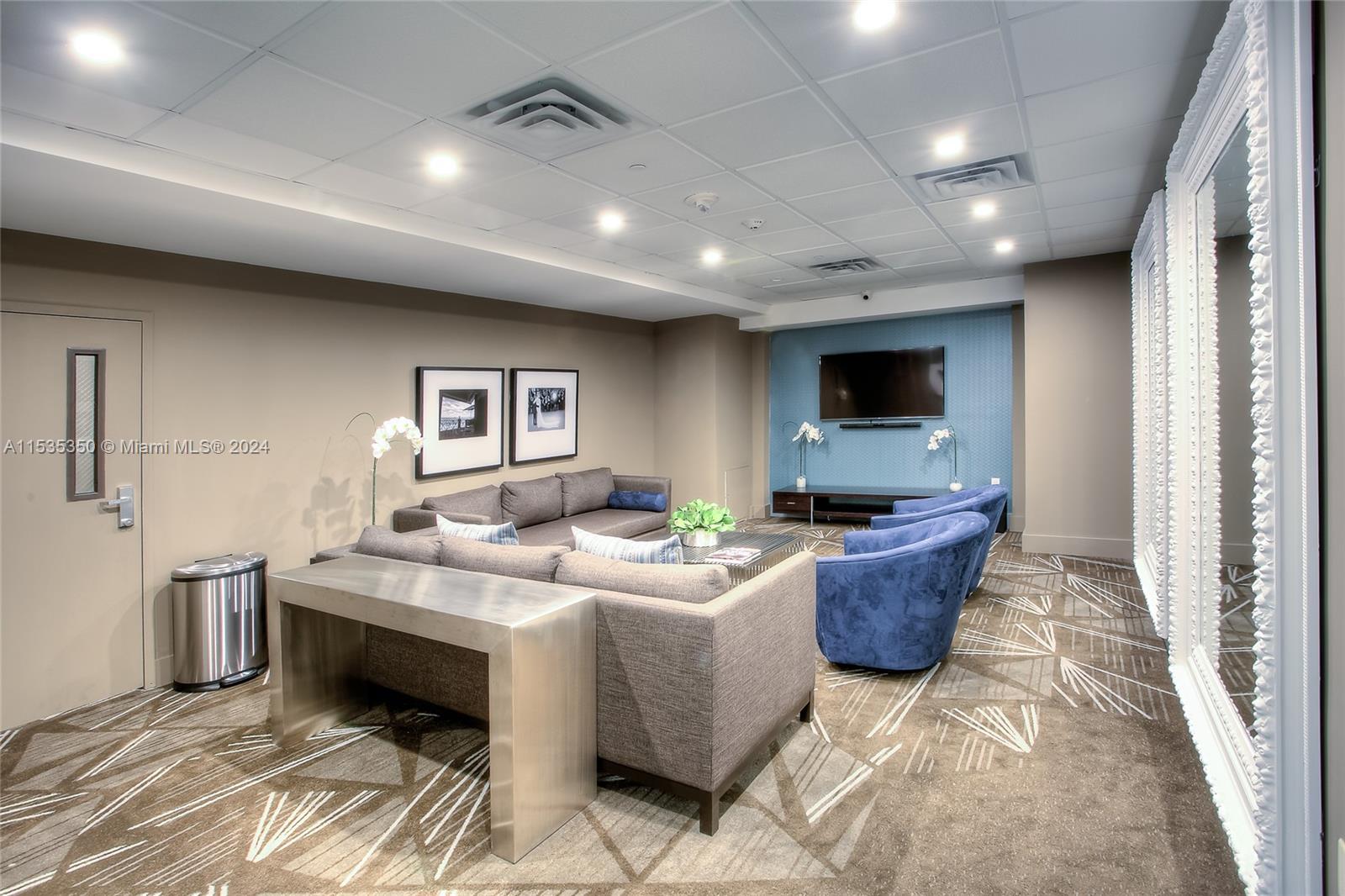 5701 Collins Avenue 1207, Miami Beach, Florida 33140, 1 Bedroom Bedrooms, ,2 BathroomsBathrooms,Residentiallease,For Rent,5701 Collins Avenue 1207,A11535350