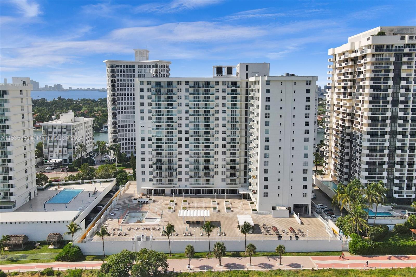 5701 Collins Avenue 1207, Miami Beach, Florida 33140, 1 Bedroom Bedrooms, ,2 BathroomsBathrooms,Residentiallease,For Rent,5701 Collins Avenue 1207,A11535350