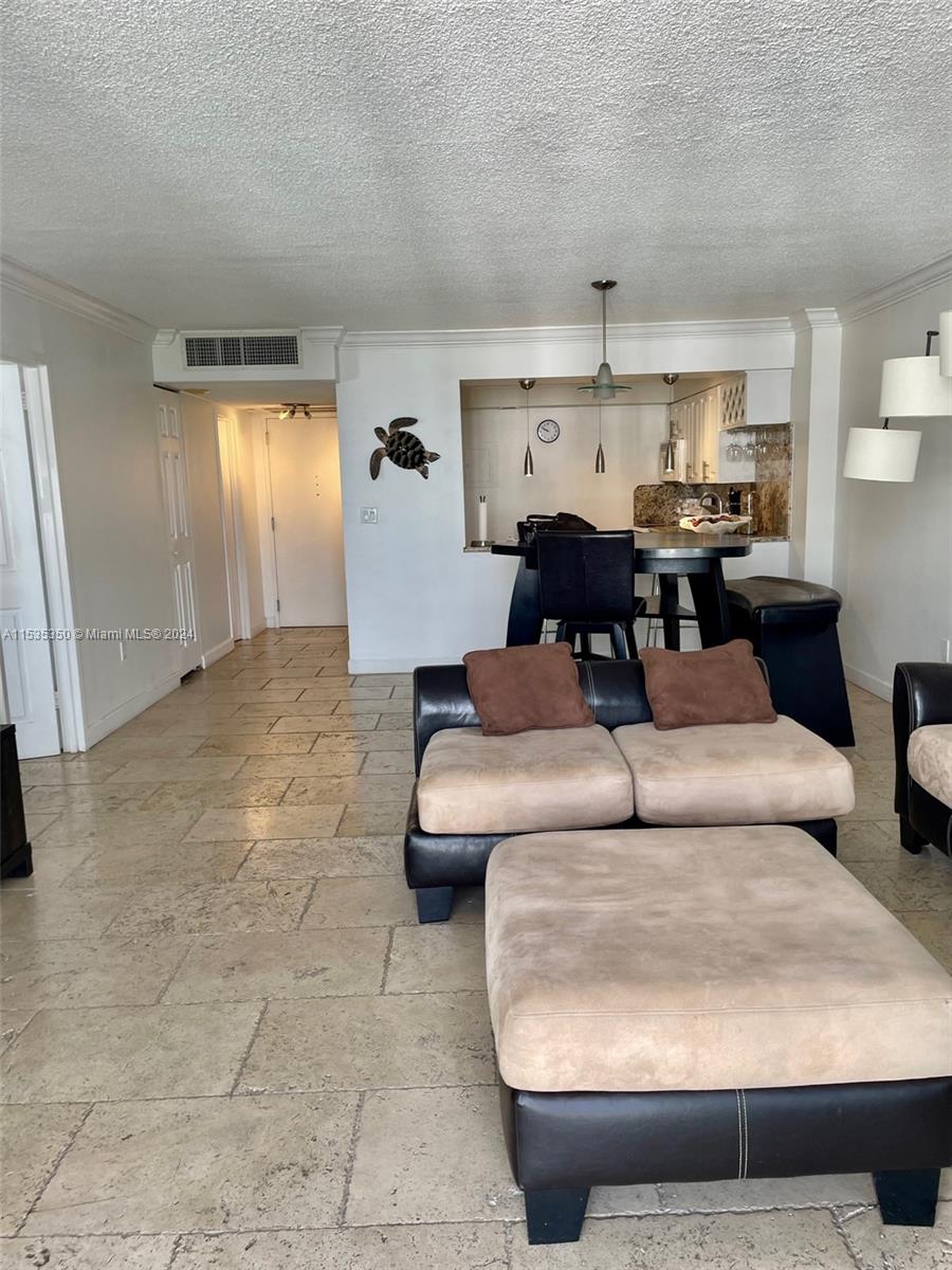 5701 Collins Avenue 1207, Miami Beach, Florida 33140, 1 Bedroom Bedrooms, ,2 BathroomsBathrooms,Residentiallease,For Rent,5701 Collins Avenue 1207,A11535350