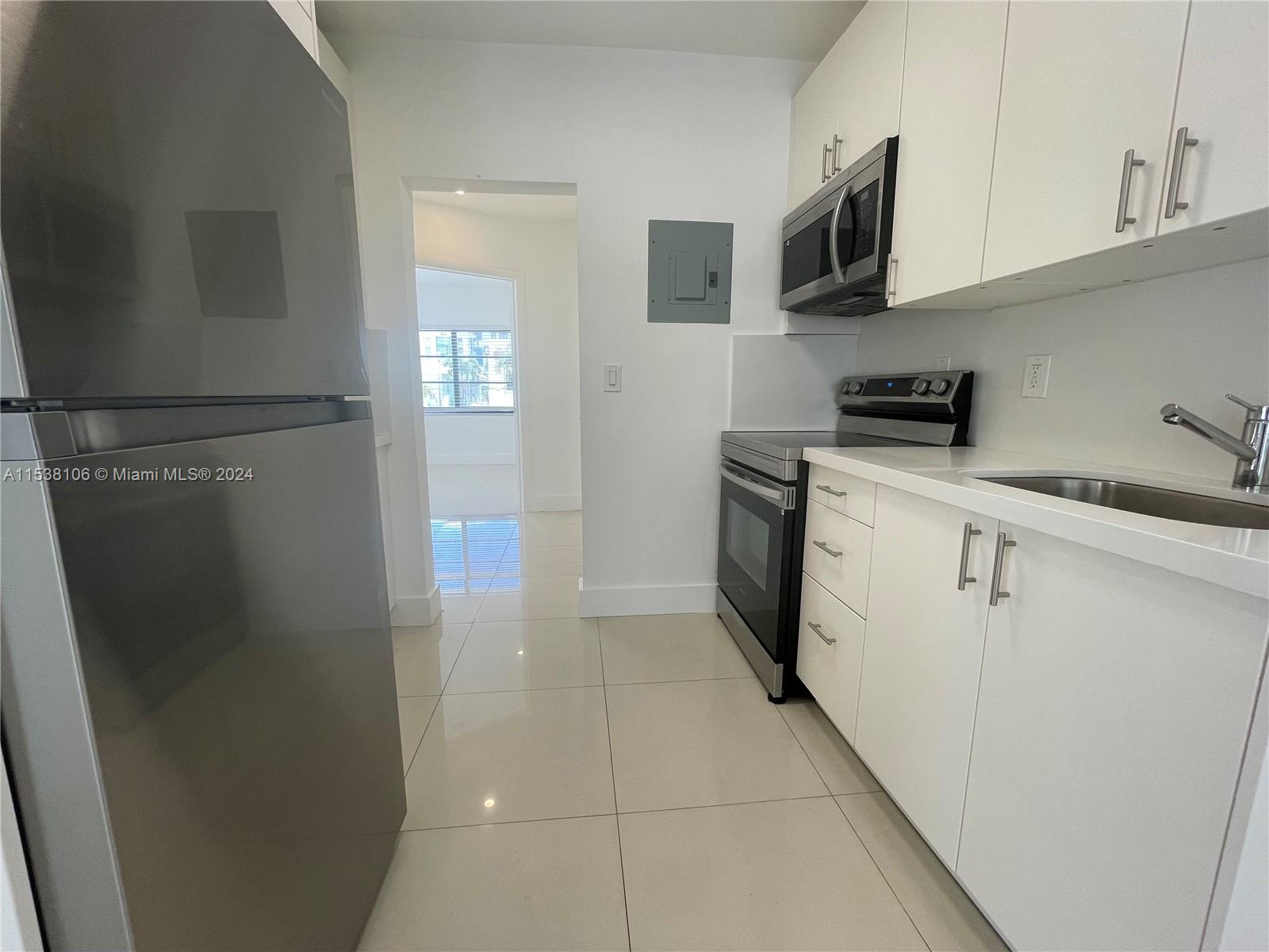 7620 Abbott Ave 4, Miami Beach, Florida 33141, 2 Bedrooms Bedrooms, ,1 BathroomBathrooms,Residentiallease,For Rent,7620 Abbott Ave 4,A11538106