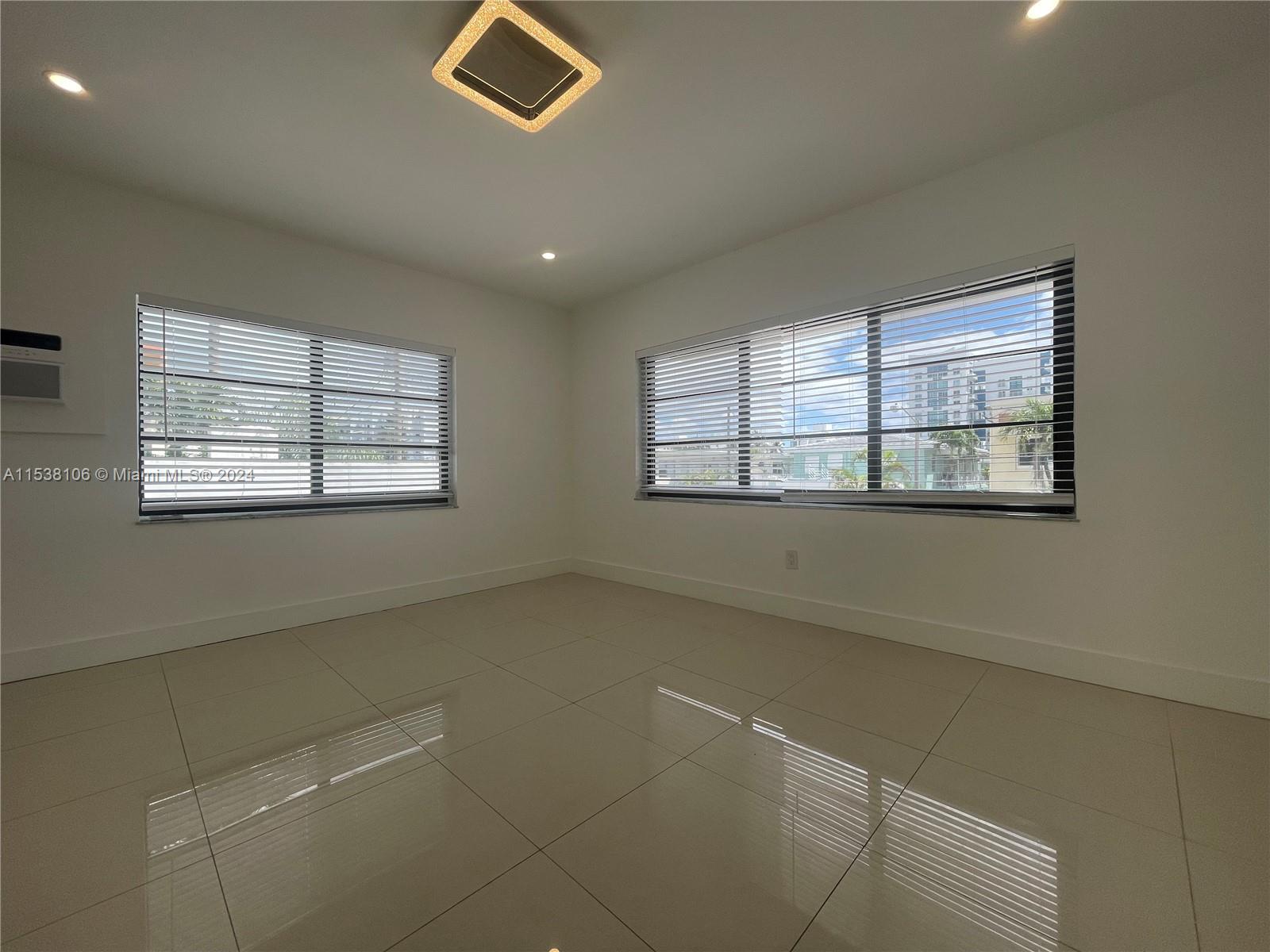 7620 Abbott Ave 4, Miami Beach, Florida 33141, 2 Bedrooms Bedrooms, ,1 BathroomBathrooms,Residentiallease,For Rent,7620 Abbott Ave 4,A11538106