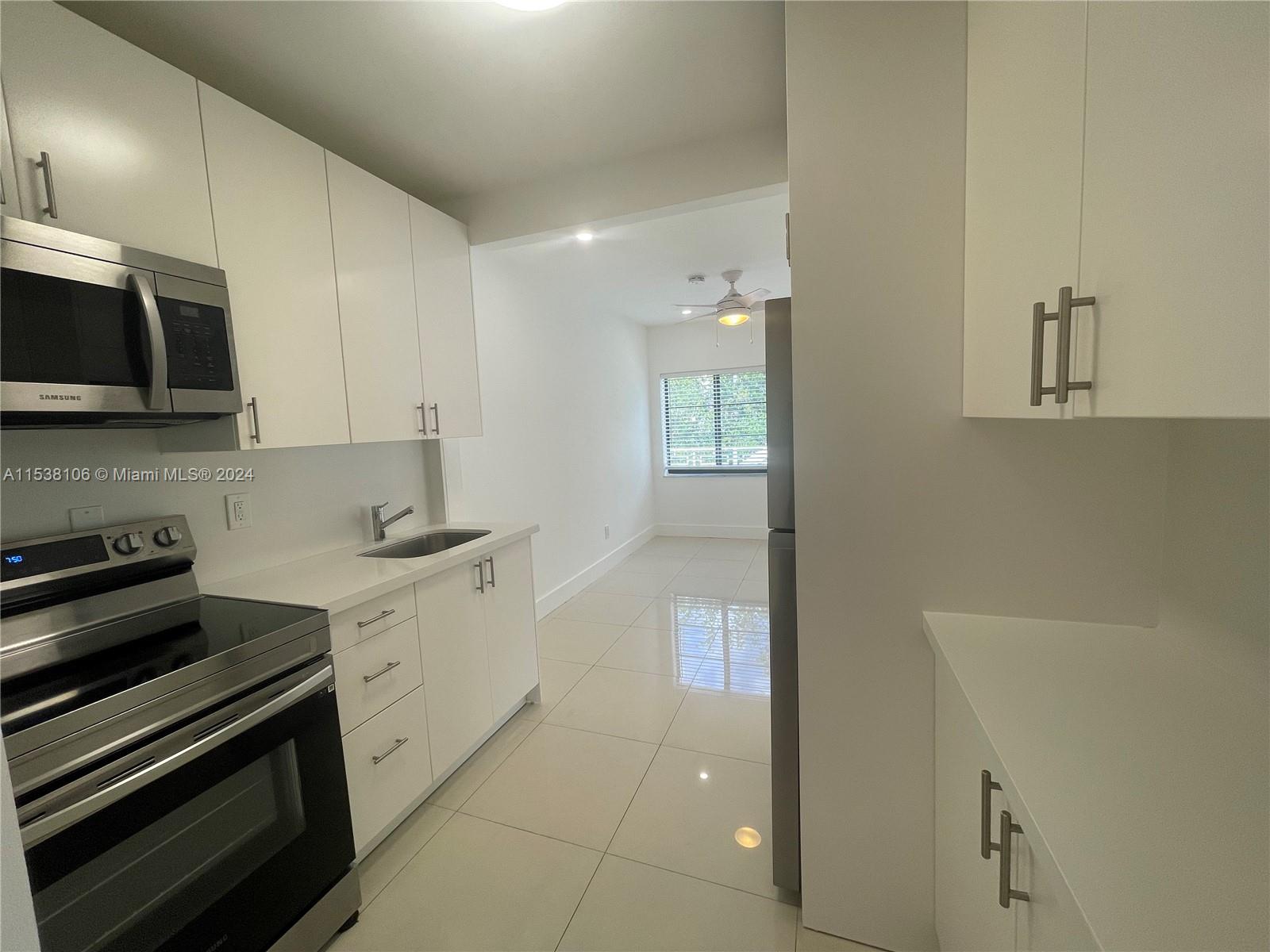 7620 Abbott Ave 4, Miami Beach, Florida 33141, 2 Bedrooms Bedrooms, ,1 BathroomBathrooms,Residentiallease,For Rent,7620 Abbott Ave 4,A11538106