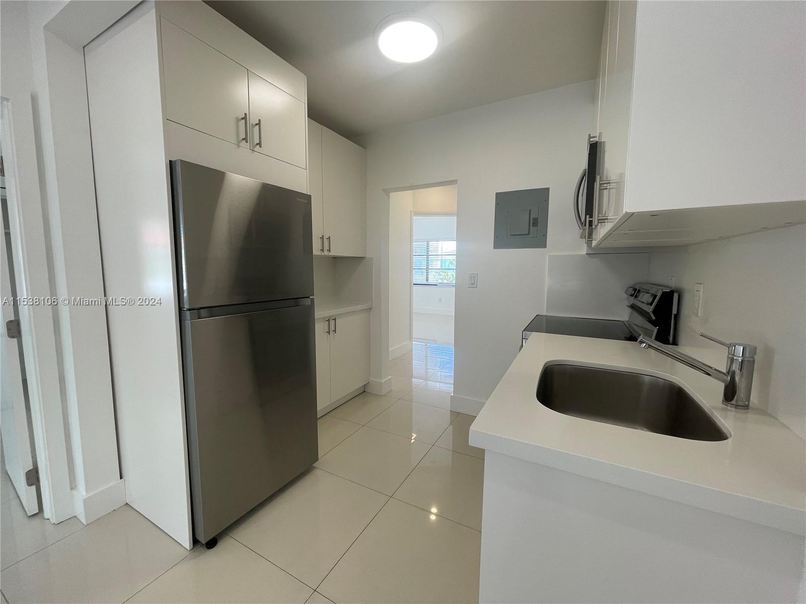 7620 Abbott Ave 4, Miami Beach, Florida 33141, 2 Bedrooms Bedrooms, ,1 BathroomBathrooms,Residentiallease,For Rent,7620 Abbott Ave 4,A11538106