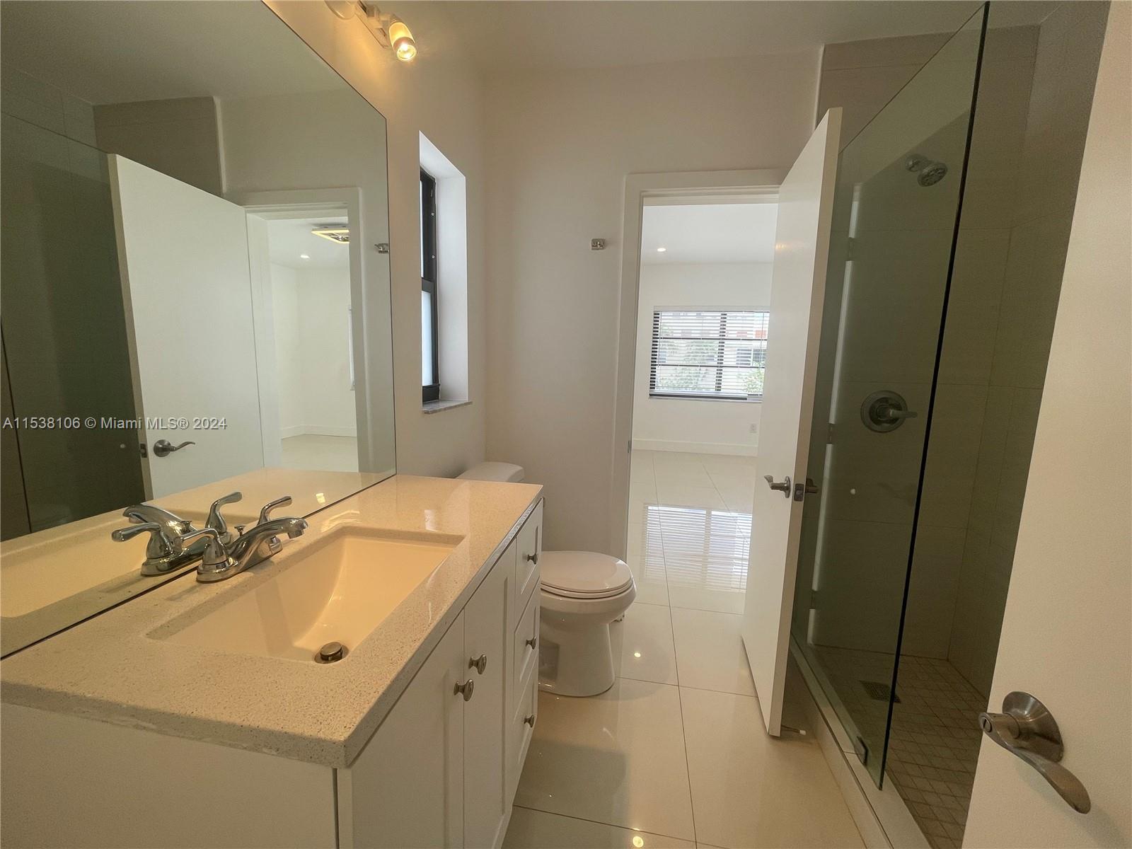 7620 Abbott Ave 4, Miami Beach, Florida 33141, 2 Bedrooms Bedrooms, ,1 BathroomBathrooms,Residentiallease,For Rent,7620 Abbott Ave 4,A11538106