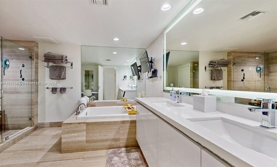 3951 Ocean Dr, Hollywood, FL, 33019 United States, 4 Bedrooms Bedrooms, ,4 BathroomsBathrooms,Residential,For Sale,Ocean Dr,A11537563