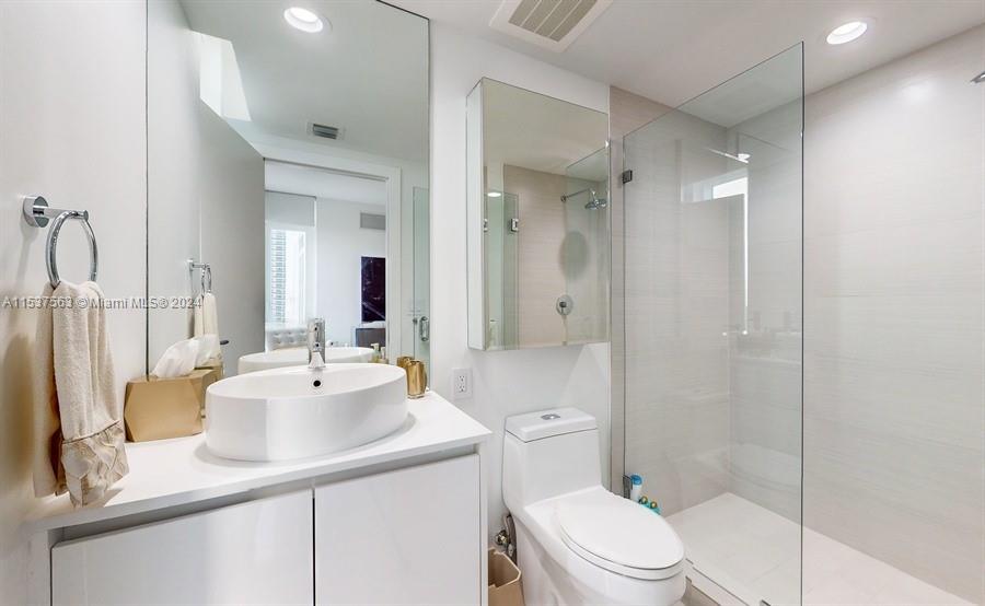 3951 Ocean Dr, Hollywood, FL, 33019 United States, 4 Bedrooms Bedrooms, ,4 BathroomsBathrooms,Residential,For Sale,Ocean Dr,A11537563