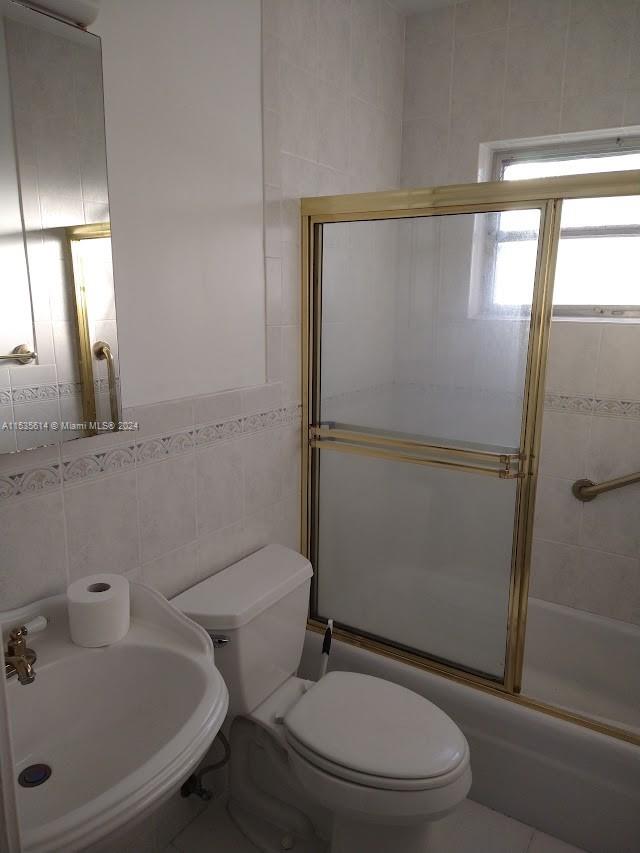 2225 Polk St 6A, Hollywood, Florida 33020, 1 Bedroom Bedrooms, ,1 BathroomBathrooms,Residentiallease,For Rent,2225 Polk St 6A,A11535614