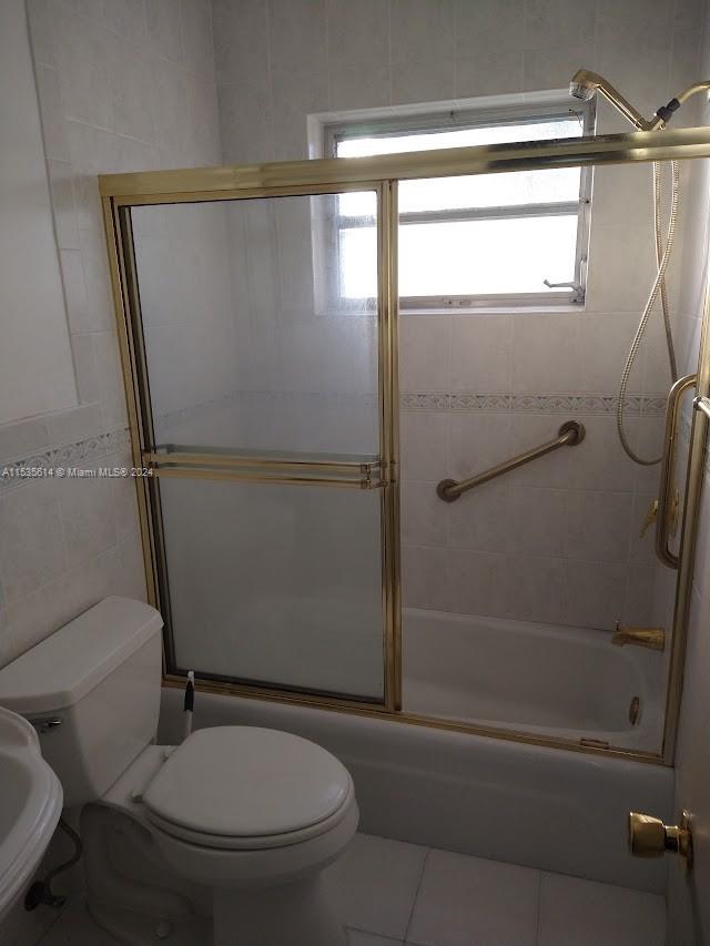 2225 Polk St 6A, Hollywood, Florida 33020, 1 Bedroom Bedrooms, ,1 BathroomBathrooms,Residentiallease,For Rent,2225 Polk St 6A,A11535614