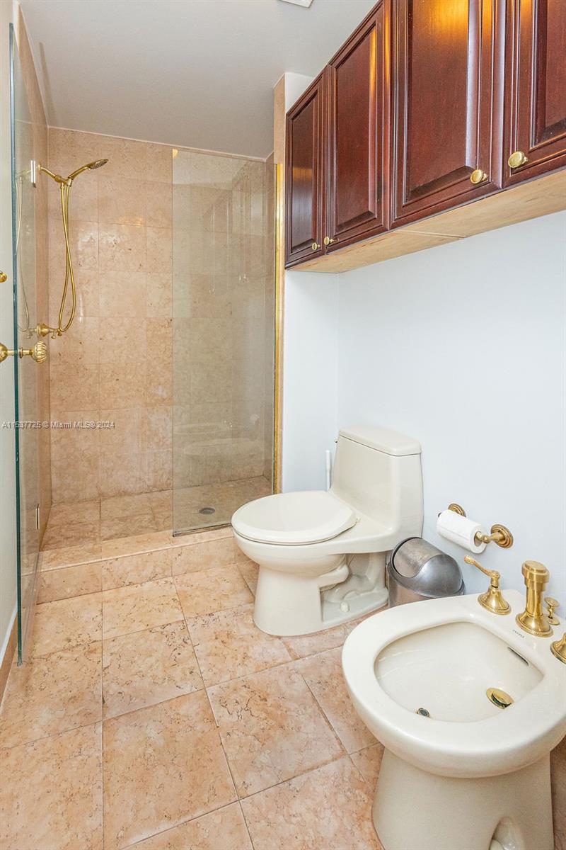 20935 NE 37th Ct, Aventura, Florida 33180, 5 Bedrooms Bedrooms, ,3 BathroomsBathrooms,Residentiallease,For Rent,20935 NE 37th Ct,A11537725