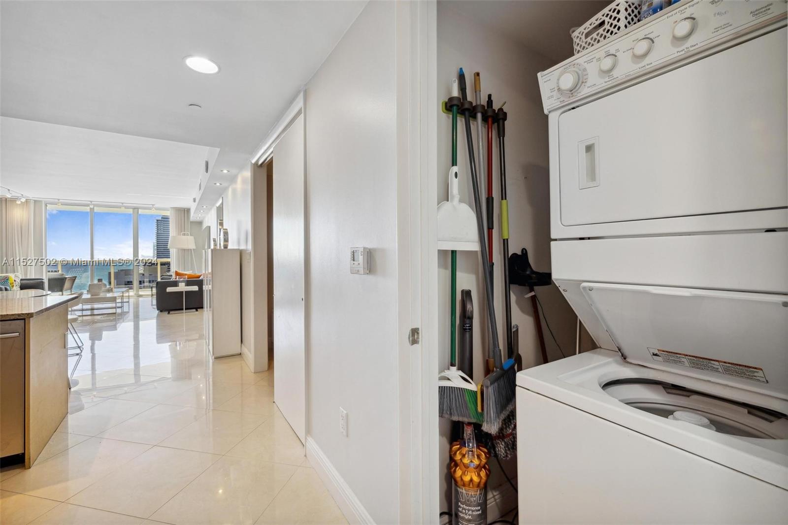 1830 S Ocean Dr 2703, Hallandale Beach, Florida 33009, 2 Bedrooms Bedrooms, ,3 BathroomsBathrooms,Residentiallease,For Rent,1830 S Ocean Dr 2703,A11527502