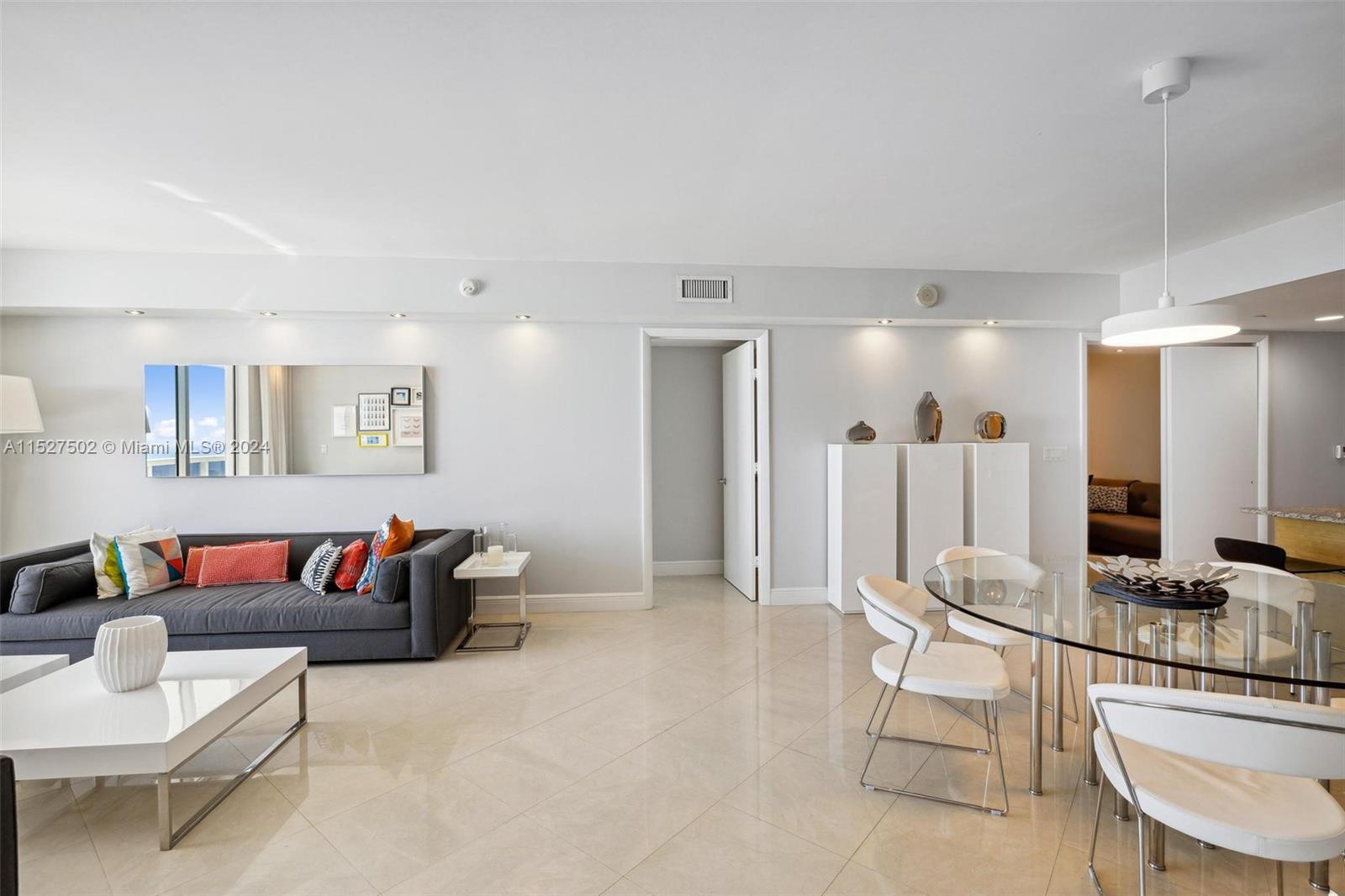 1830 S Ocean Dr 2703, Hallandale Beach, Florida 33009, 2 Bedrooms Bedrooms, ,3 BathroomsBathrooms,Residentiallease,For Rent,1830 S Ocean Dr 2703,A11527502